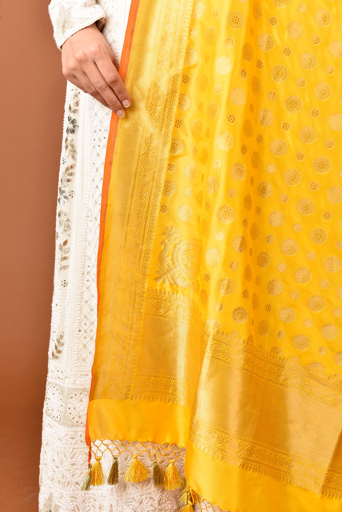 Banarasi Silk Flower Round Small & Big Buti Dupatta