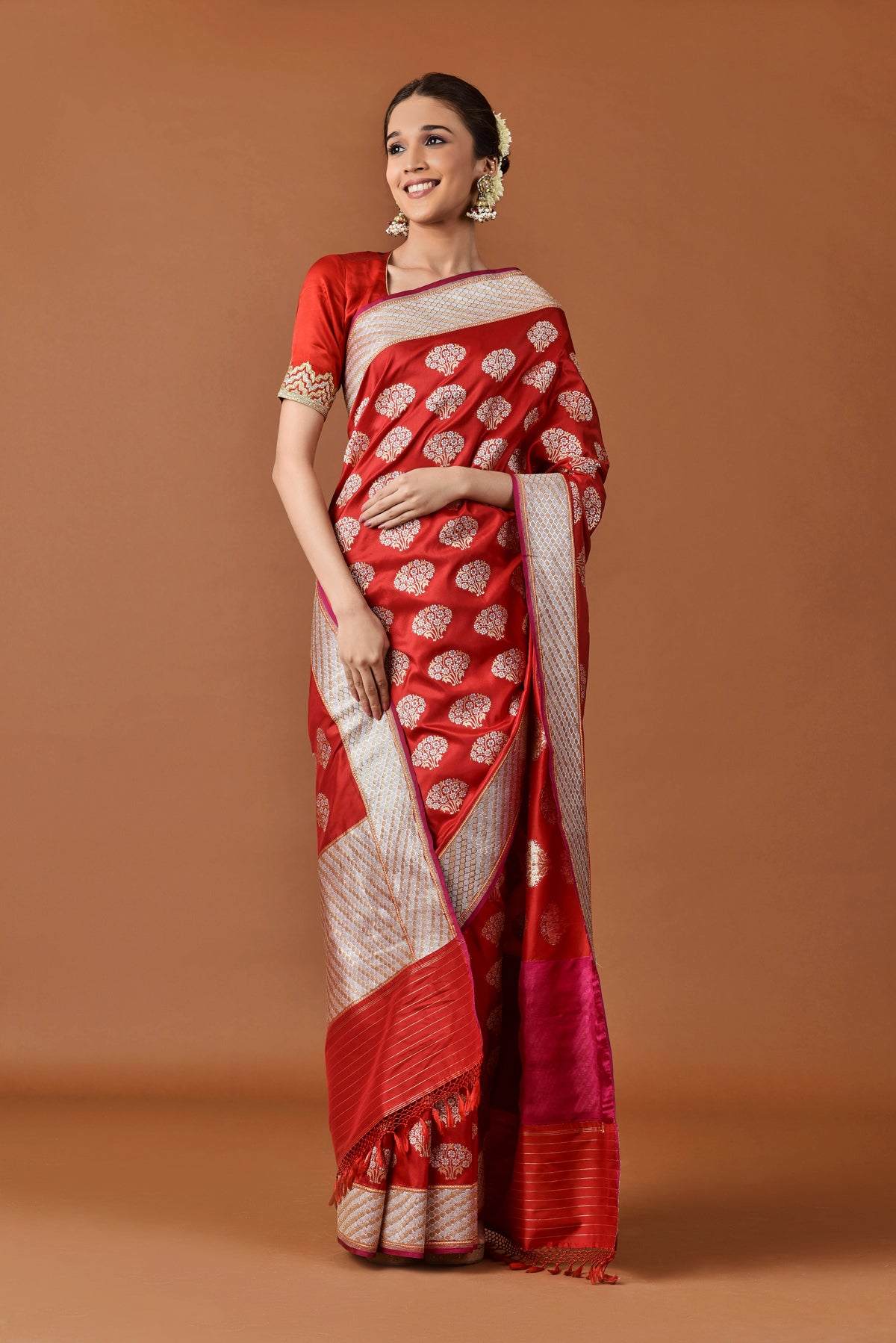 Banaras Silk Guldasta Buti Embroidery Saree