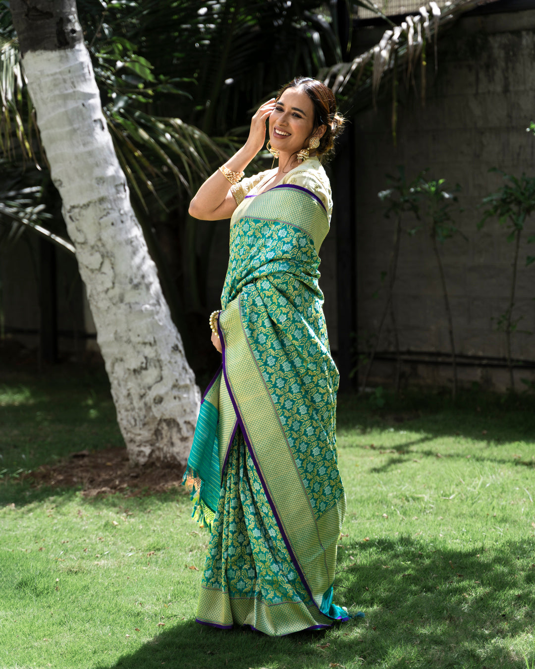 Banarasi Silk Ultakatori Jaal Green Saree