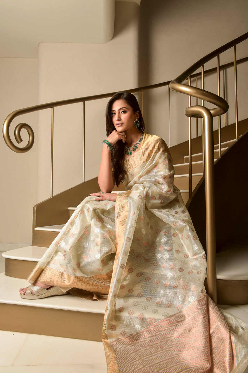 Kota Tissue Saree – Silver | Silver & Gold Floral Booti Jacquard Weave | Chevron Zari Border | Handwoven Luxury Festive Saree