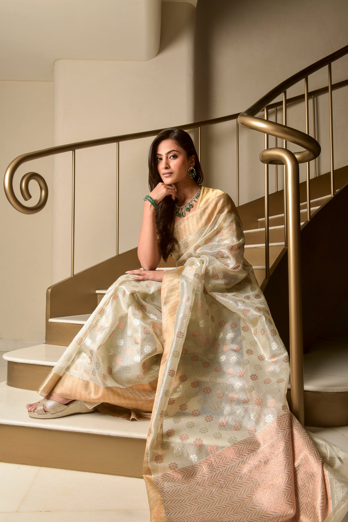 Kota Tissue Saree – Silver | Silver & Gold Floral Booti Jacquard Weave | Chevron Zari Border | Handwoven Luxury Festive Saree