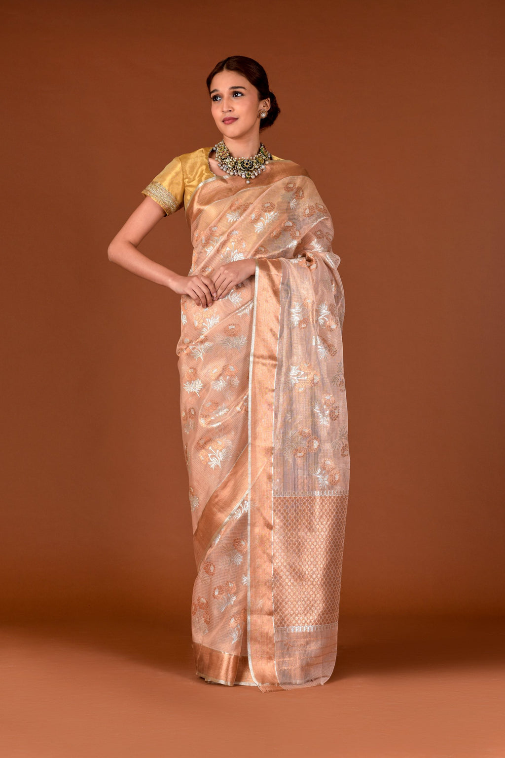 Kota Tissue Saree – Peach | Mehak All-Over Silver & Gold Floral Buti Weave | Lattice Zari Border & Pallu | Handwoven Luxury Festive Saree