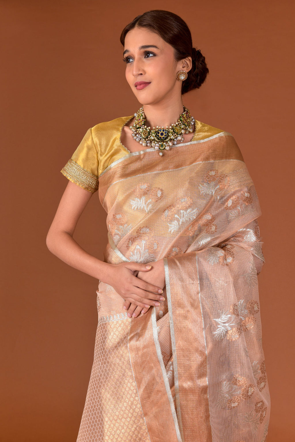 Kota Tissue Saree – Peach | Mehak All-Over Silver & Gold Floral Buti Weave | Lattice Zari Border & Pallu | Handwoven Luxury Festive Saree