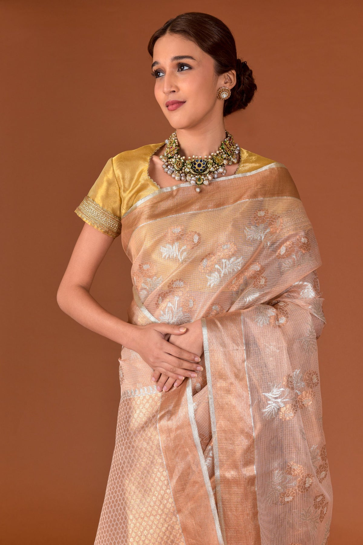 Kota Tissue Saree – Peach | Mehak All-Over Silver & Gold Floral Buti Weave | Lattice Zari Border & Pallu | Handwoven Luxury Festive Saree