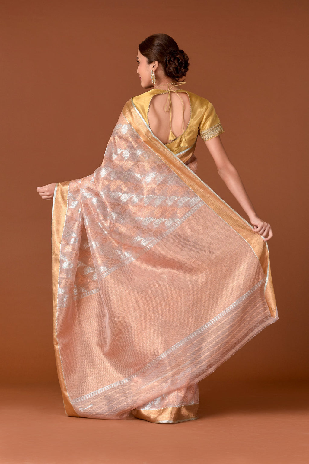 Kota Tissue Saree – Blush Pink | Mehaksha All-Over Silver & Gold Leaf Jaal Weave | Gold Zari Border | Handwoven Luxury Festive Saree
