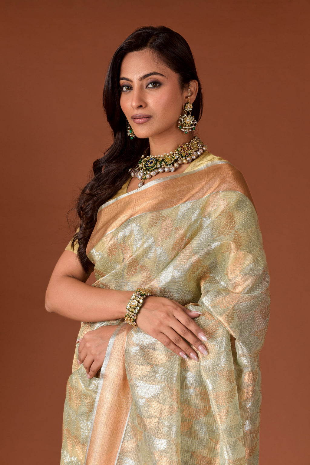 Kota Tissue Saree – Pista Green | Mehaksha All-Over Silver & Gold Leaf Jaal Weave | Rose Gold Chevron Zari Border | Handwoven Luxury Festive Saree