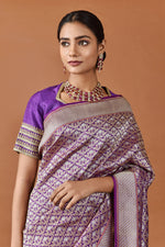 Load image into Gallery viewer, Banarasi Silk Himalayan Flower Silver/Gold Jaal Saree
