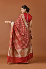 Load image into Gallery viewer, Banarasi Silk New Bridal Jaal With Buti Saree
