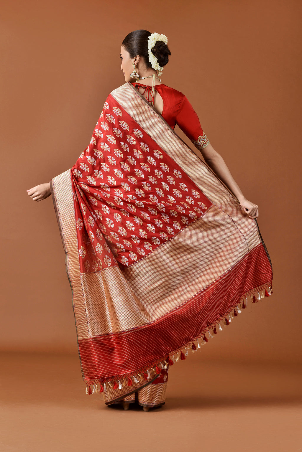 Banarasi Silk Jhumka Buti Red Saree