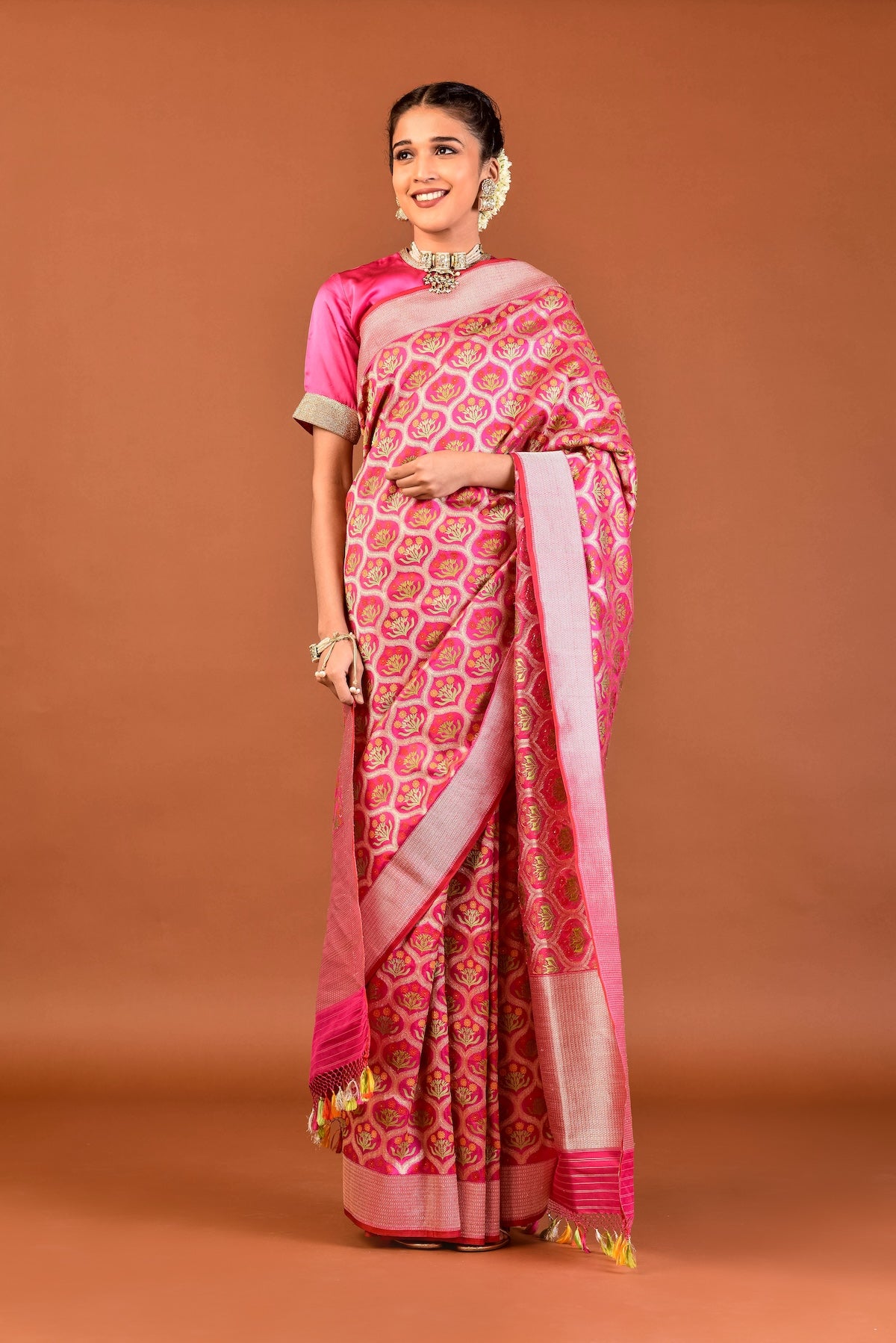 Banaras Katan Silk Bunch of Flower Saree – Pink