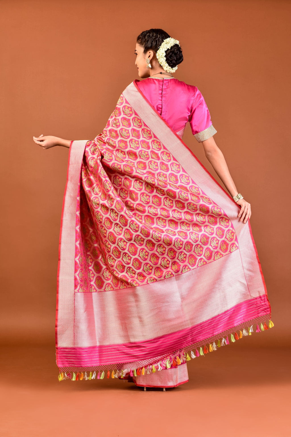 Banaras Katan Silk Bunch of Flower Saree – Pink