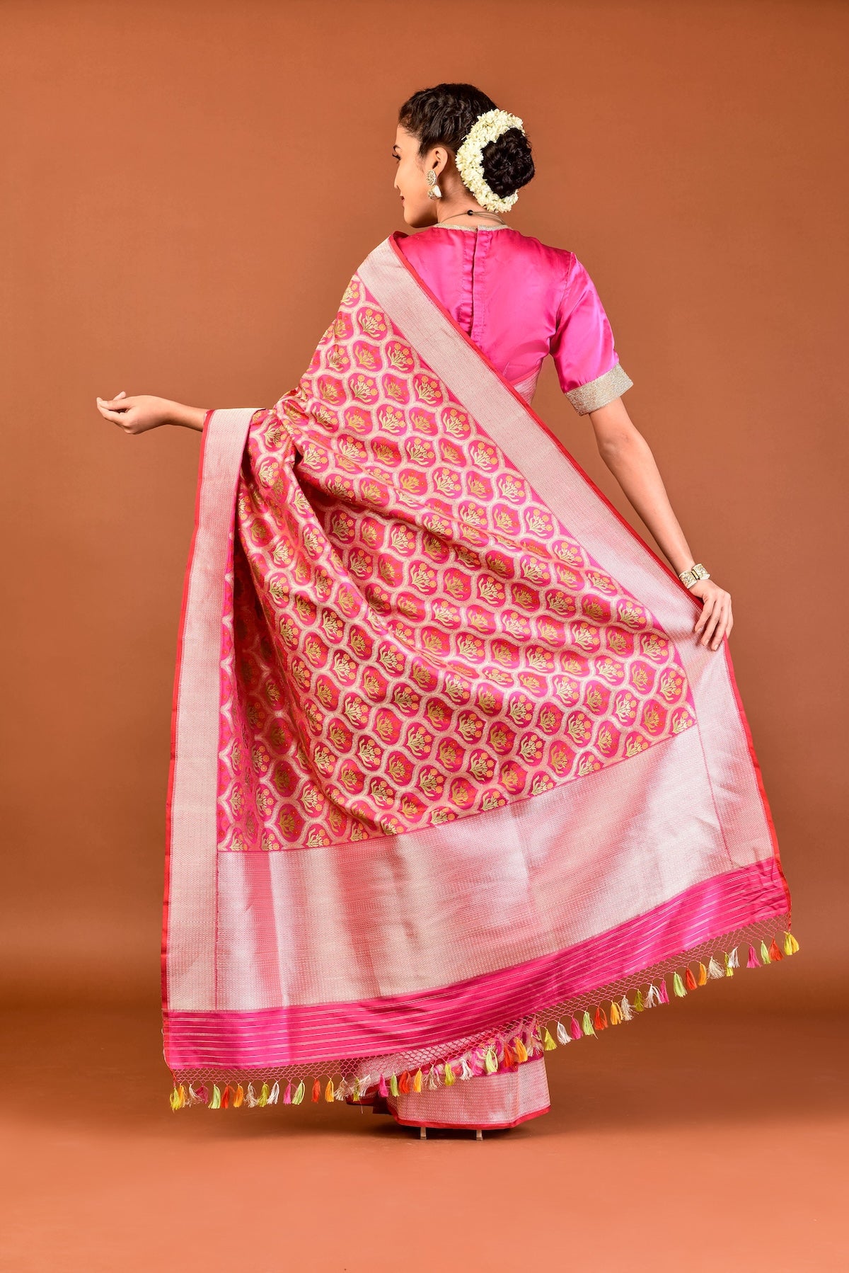 Banaras Katan Silk Bunch of Flower Saree – Pink