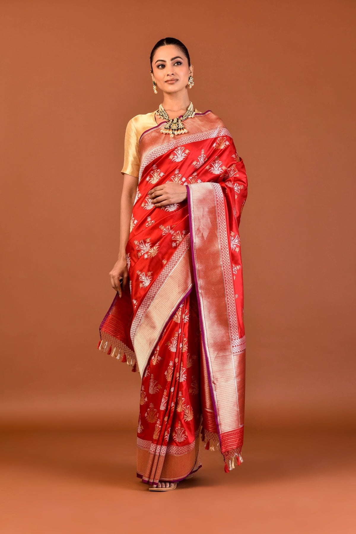 Banaras Katan Silk Lily Flower Buti Saree – Red