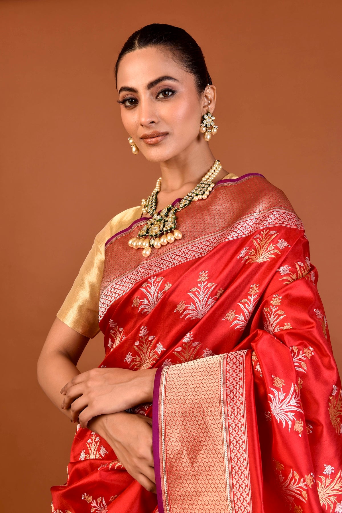 Banaras Katan Silk Lily Flower Buti Saree – Red