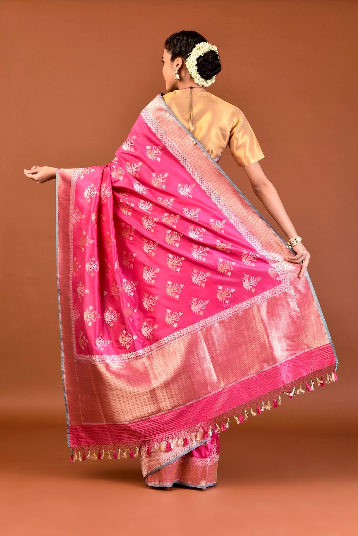 Banaras Katan Silk Lily Flower Buti Saree - Pink