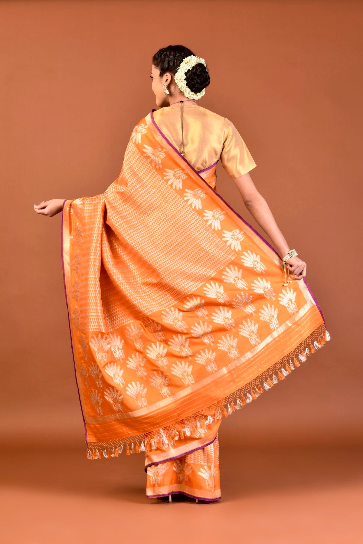 Banaras Katan Silk Banana Tree Palla Broder Triangle All-Over Saree - Orange