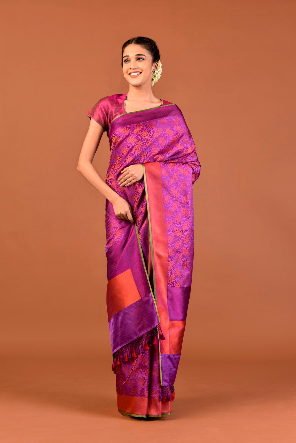 Banaras Silk Leaves Design Saree – Magenta