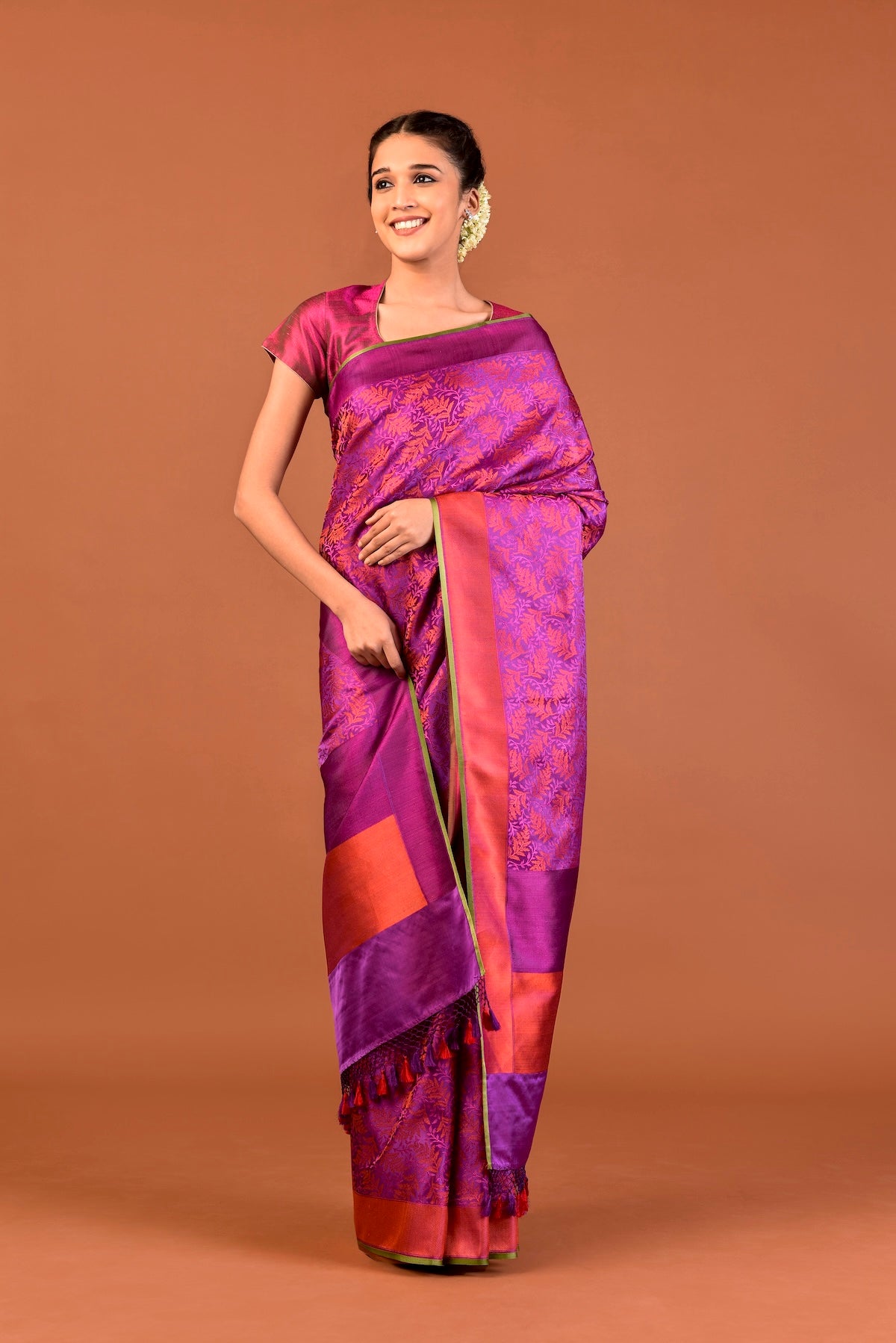 Banaras Silk Leaves Design Saree – Magenta