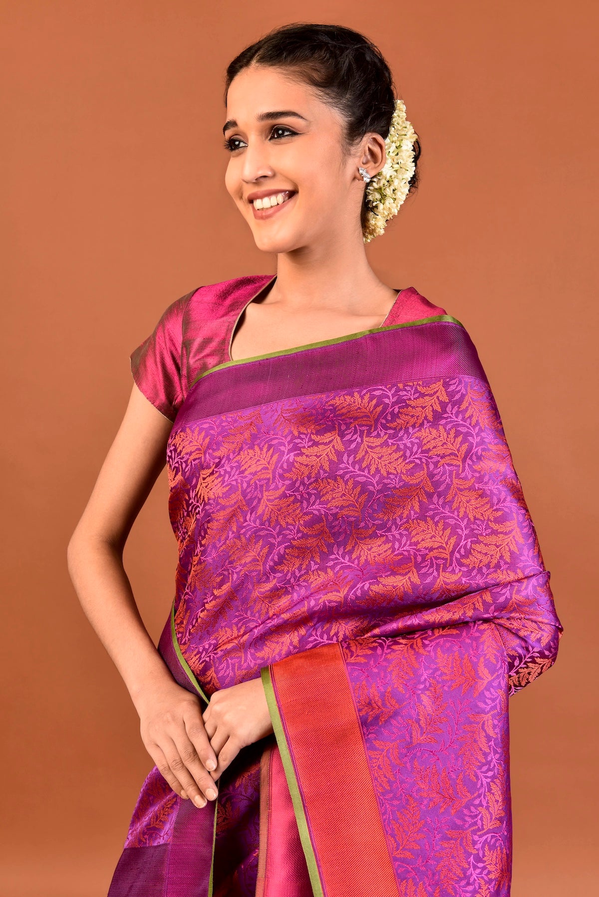Banaras Silk Leaves Design Saree – Magenta