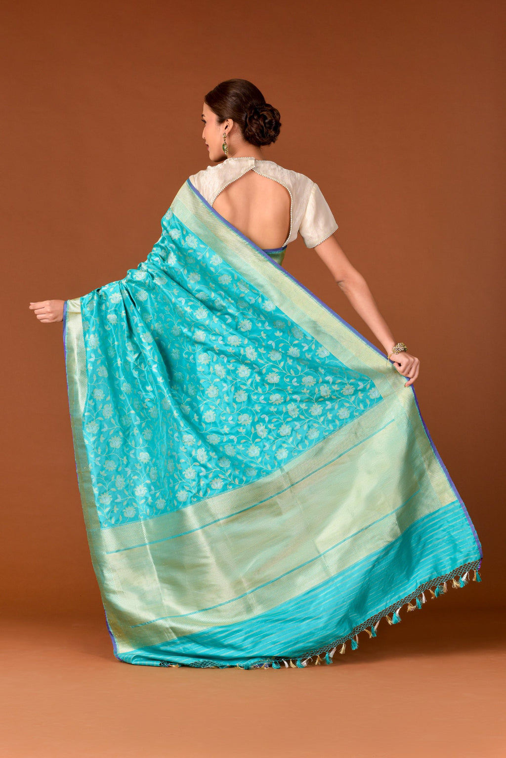 Banaras Katan Silk Saree – Aqua | All-Over Bandhani Jaal in Silver Resham | Lime Green Zari Pallu | Handwoven Banarasi Festive Saree