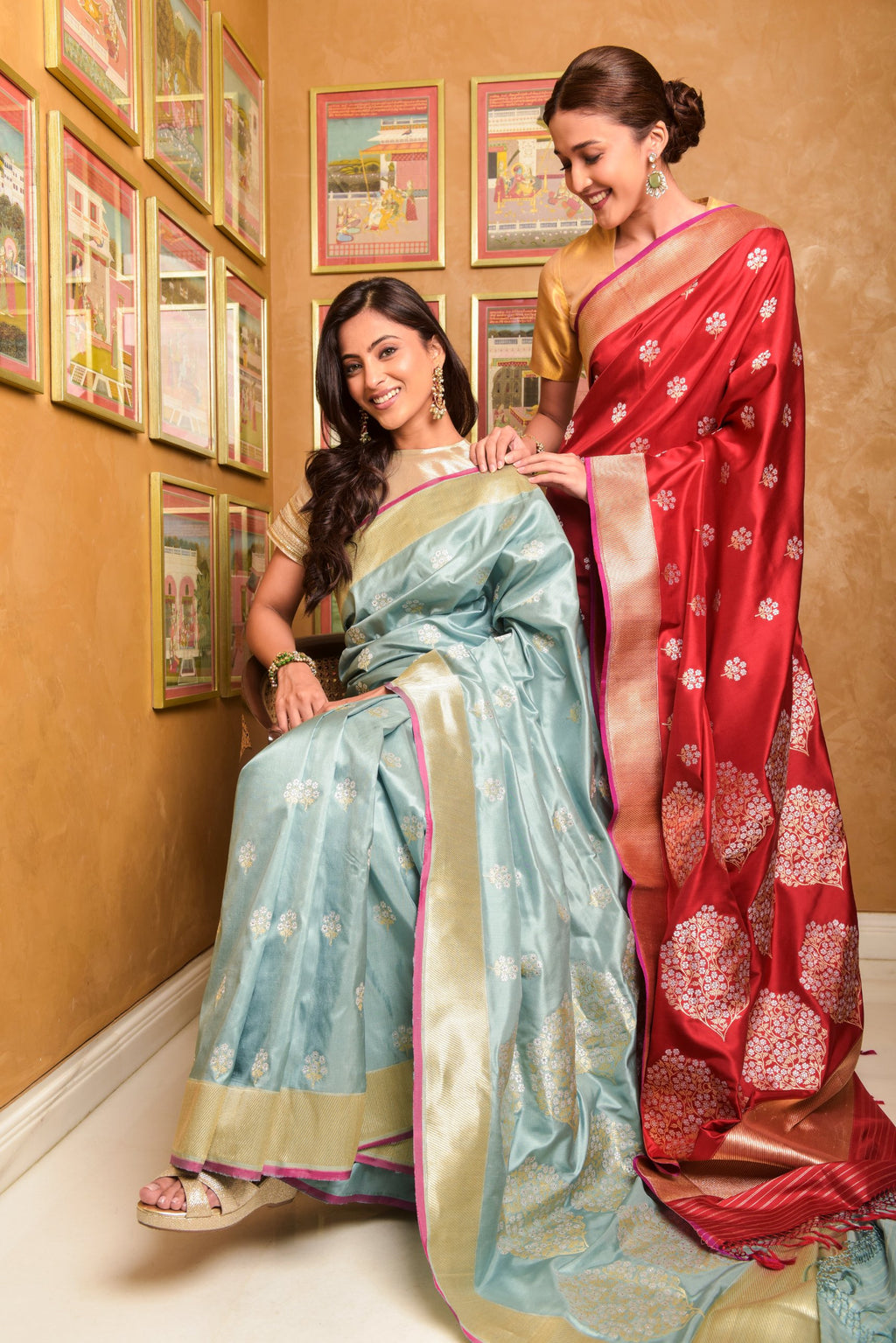 Banaras Katan Silk Saree – Sea Green | Scattered Mogra Butti & Large Floral Medallion Pallu | Lime Gold Zari Border | Handwoven Banarasi Festive Saree