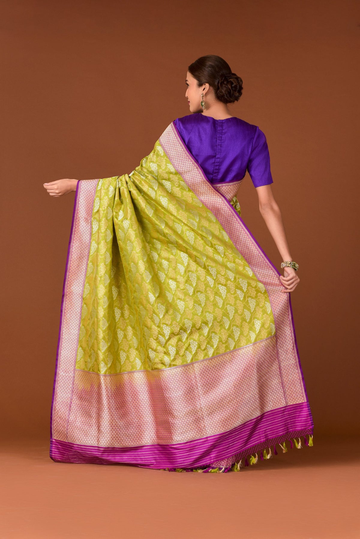 Banaras Katan Silk Saree – Chartreuse Green | All-Over Silver Gold Cluster Tree Jaal | Rose Pink Zari Scallop Border | Handwoven Banarasi Festive Saree