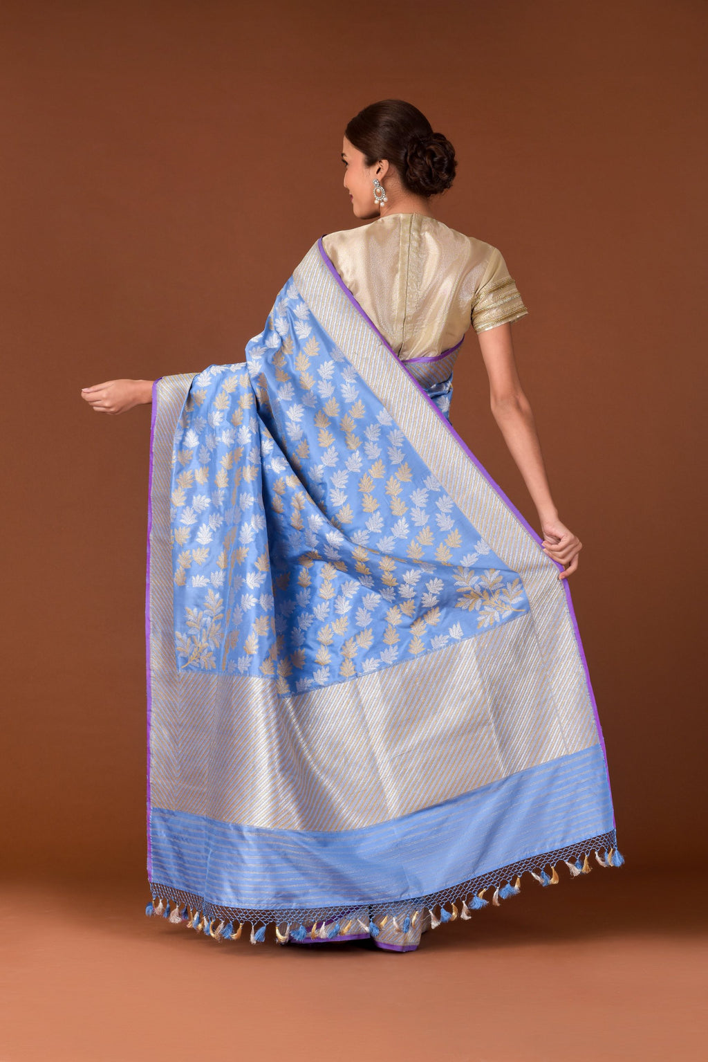 Banaras Katan Silk Saree – Cornflower Blue | All-Over Silver Gold Fern Leaf Butti | Chevron Zari Border & Pallu | Handwoven Banarasi Festive Saree