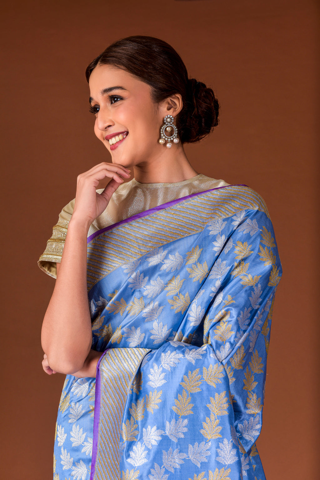 Banaras Katan Silk Saree – Cornflower Blue | All-Over Silver Gold Fern Leaf Butti | Chevron Zari Border & Pallu | Handwoven Banarasi Festive Saree