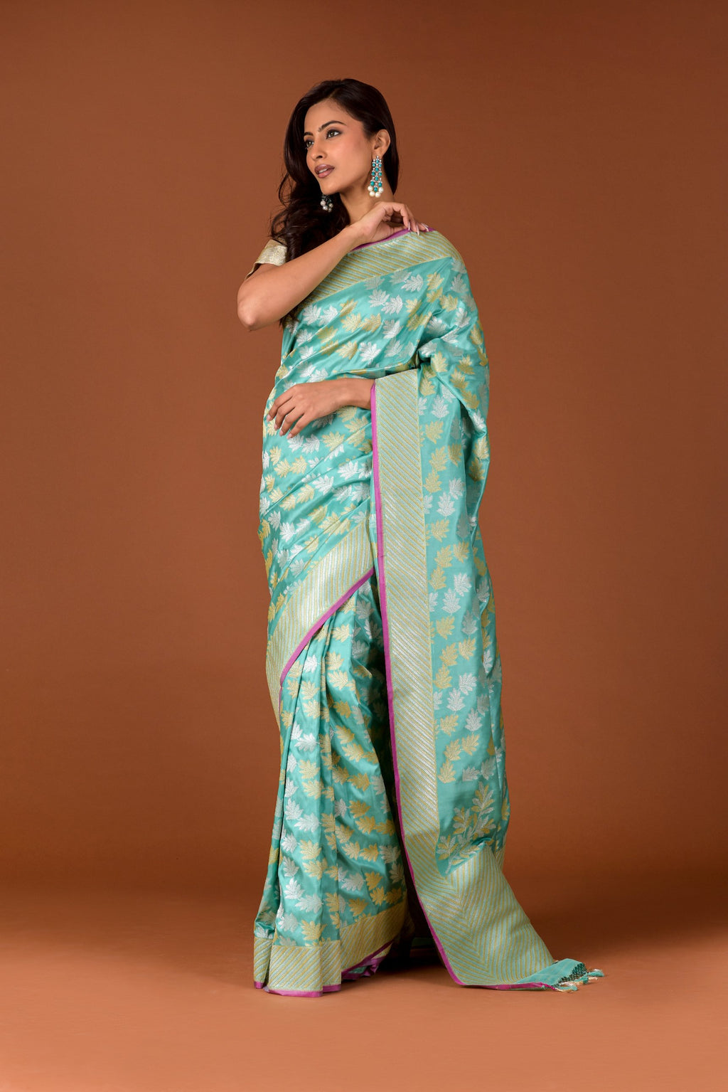 Banaras Katan Silk Saree – Sea Green | All-Over Silver Gold Fern Leaf Butti | Chevron Zari Border & Pallu | Handwoven Banarasi Festive Saree
