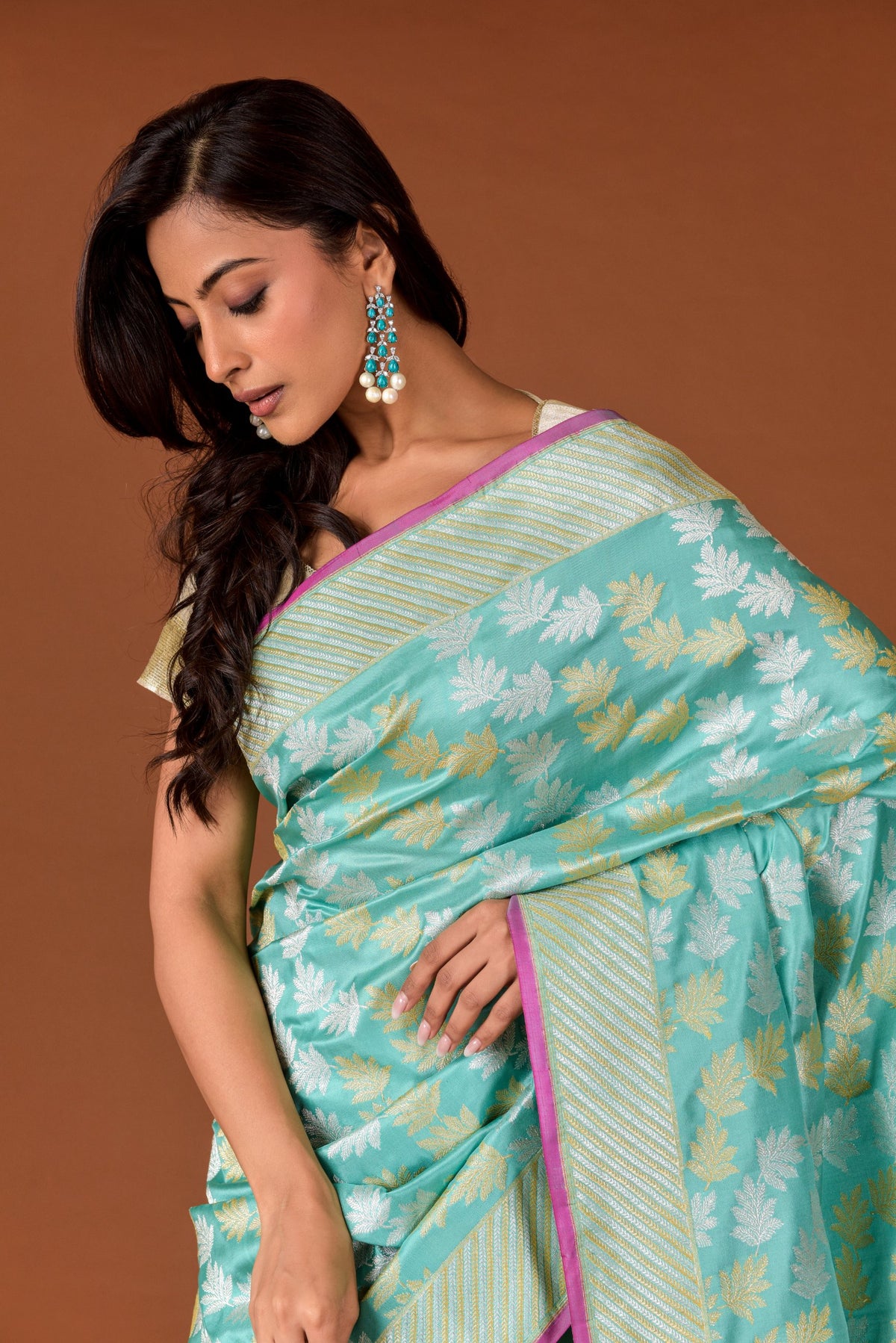 Banaras Katan Silk Saree – Sea Green | All-Over Silver Gold Fern Leaf Butti | Chevron Zari Border & Pallu | Handwoven Banarasi Festive Saree