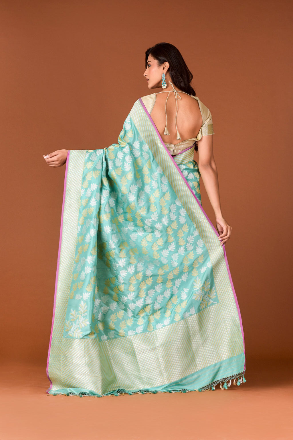 Banaras Katan Silk Saree – Sea Green | All-Over Silver Gold Fern Leaf Butti | Chevron Zari Border & Pallu | Handwoven Banarasi Festive Saree