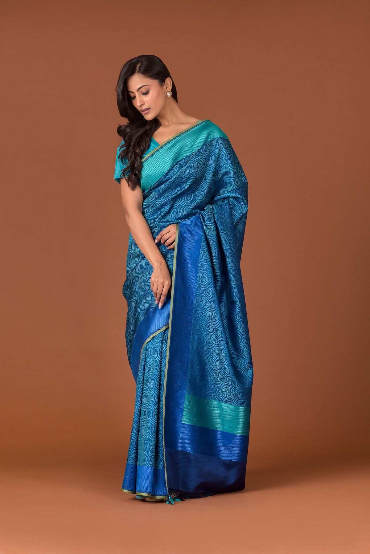 Banaras Satin Silk Saree – Teal & Cobalt Blue | All-Over Geometric Fan Weave Jaal | Colour-Block Pallu | Handwoven Banarasi Contemporary Saree
