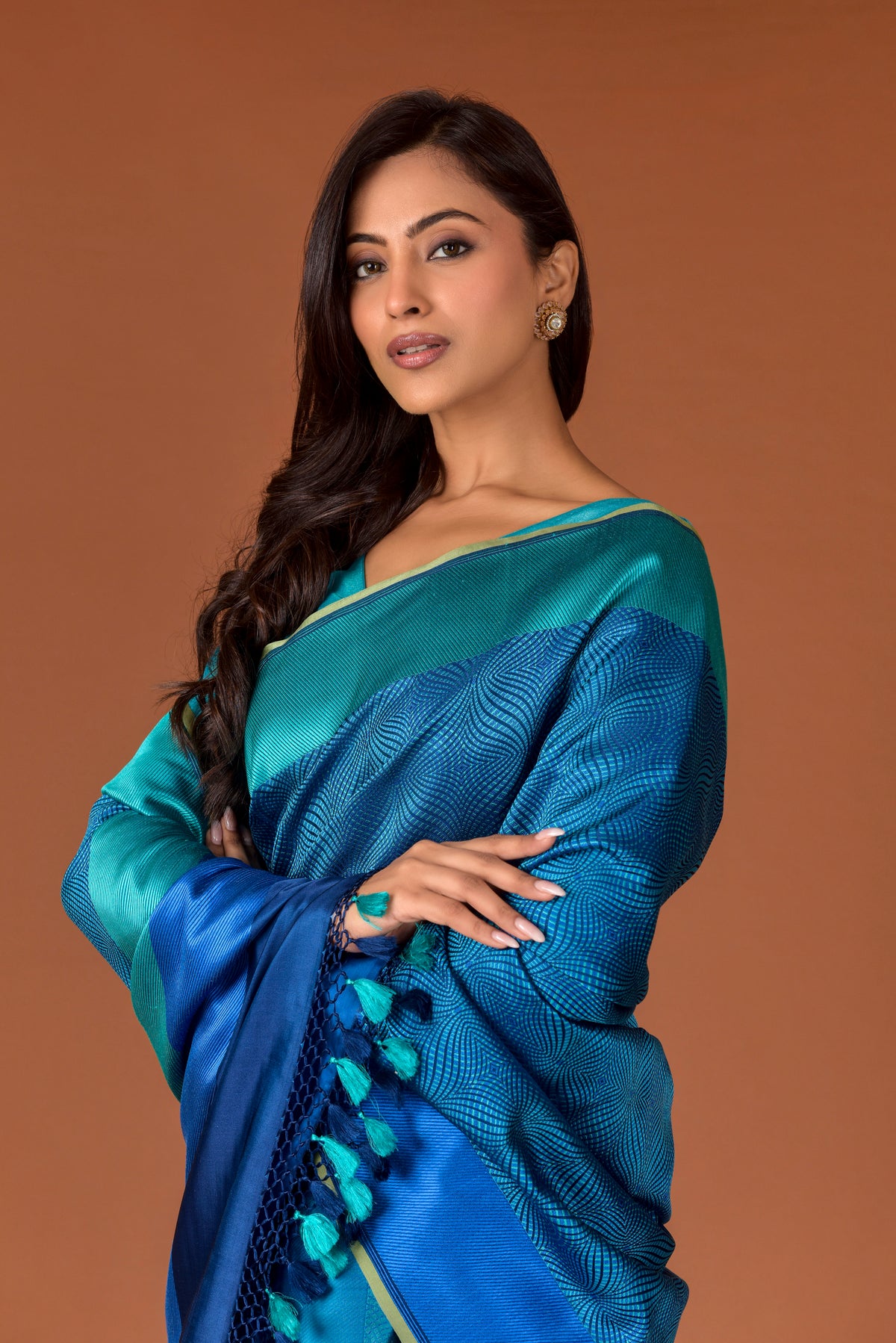 Banaras Satin Silk Saree – Teal & Cobalt Blue | All-Over Geometric Fan Weave Jaal | Colour-Block Pallu | Handwoven Banarasi Contemporary Saree