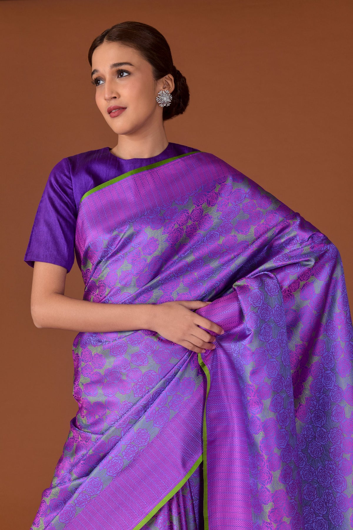 Banaras Satin Silk Saree – Iridescent Purple & Silver | All-Over Rose Cluster Jaal in Magenta Resham | Colour-Block Pallu | Handwoven Banarasi Festive Saree