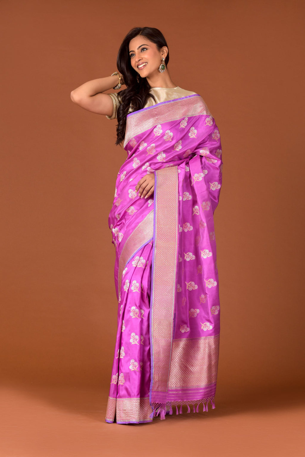 Banaras Katan Silk Saree – Orchid Purple | All-Over Phoolwari Butti in Silver Resham | Rose-Gold Tissue Zari Border | Handwoven Banarasi Festive Saree