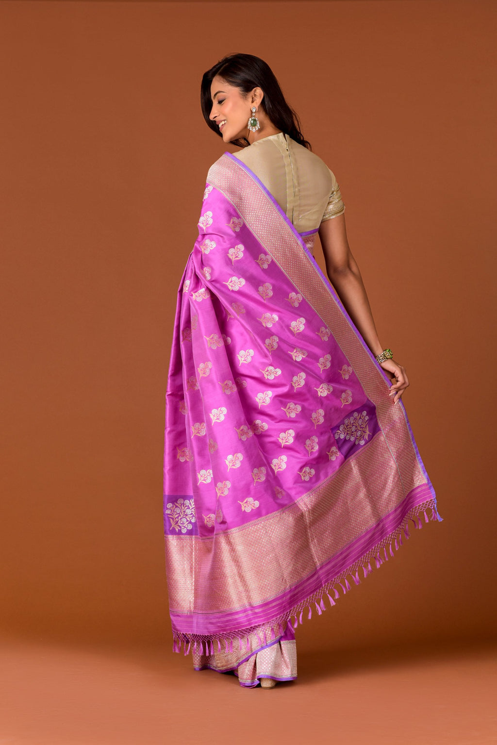 Banaras Katan Silk Saree – Orchid Purple | All-Over Phoolwari Butti in Silver Resham | Rose-Gold Tissue Zari Border | Handwoven Banarasi Festive Saree