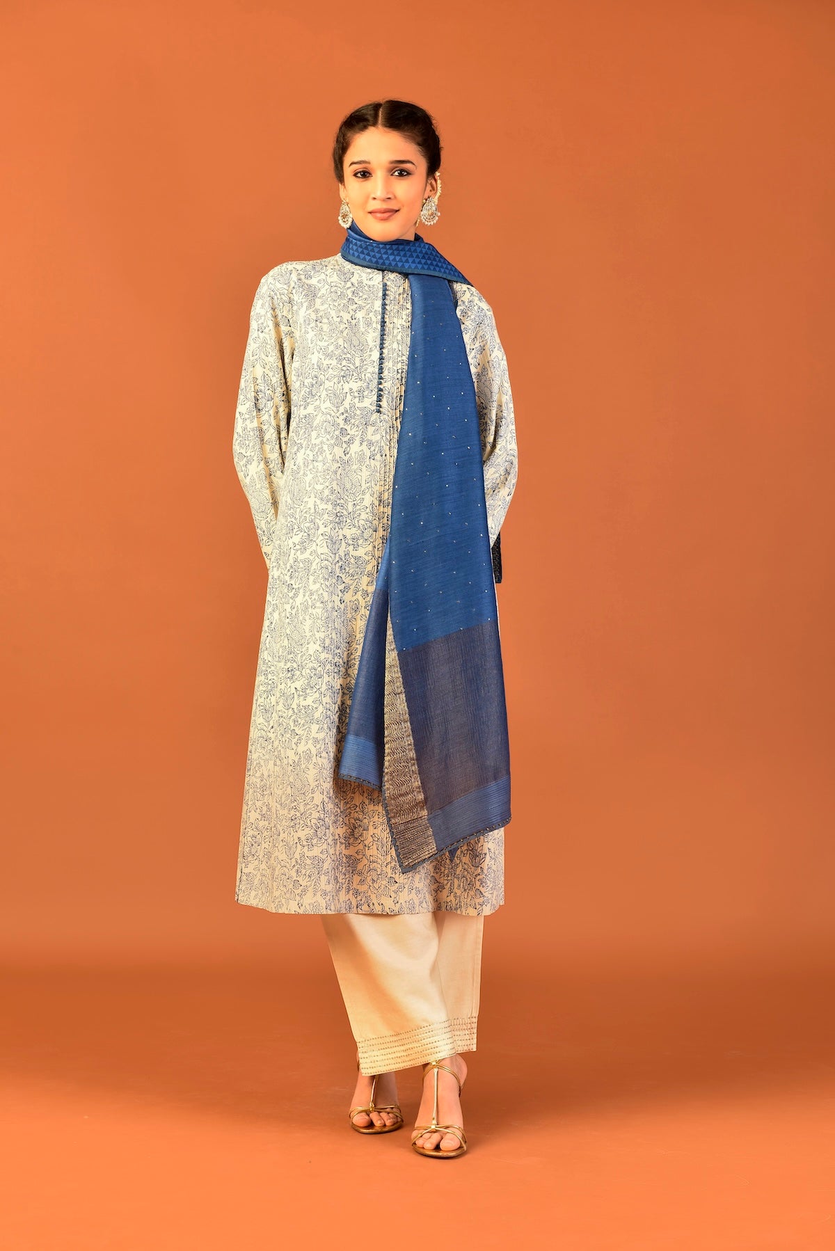 Munga Silk Tunic Self Pintuck With Floral Jaal Foil Print And Dupatta And Trouser (03Pcs/Set) Outfit