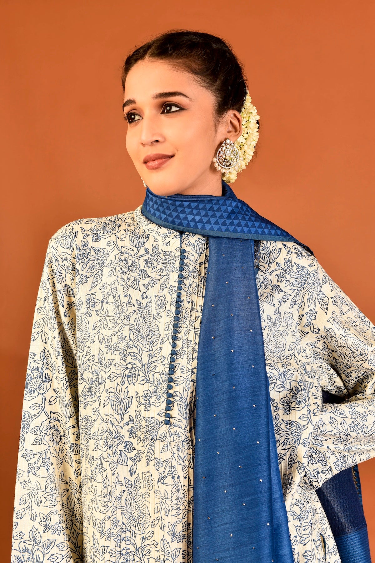 Munga Silk Tunic Self Pintuck With Floral Jaal Foil Print And Dupatta And Trouser (03Pcs/Set) Outfit