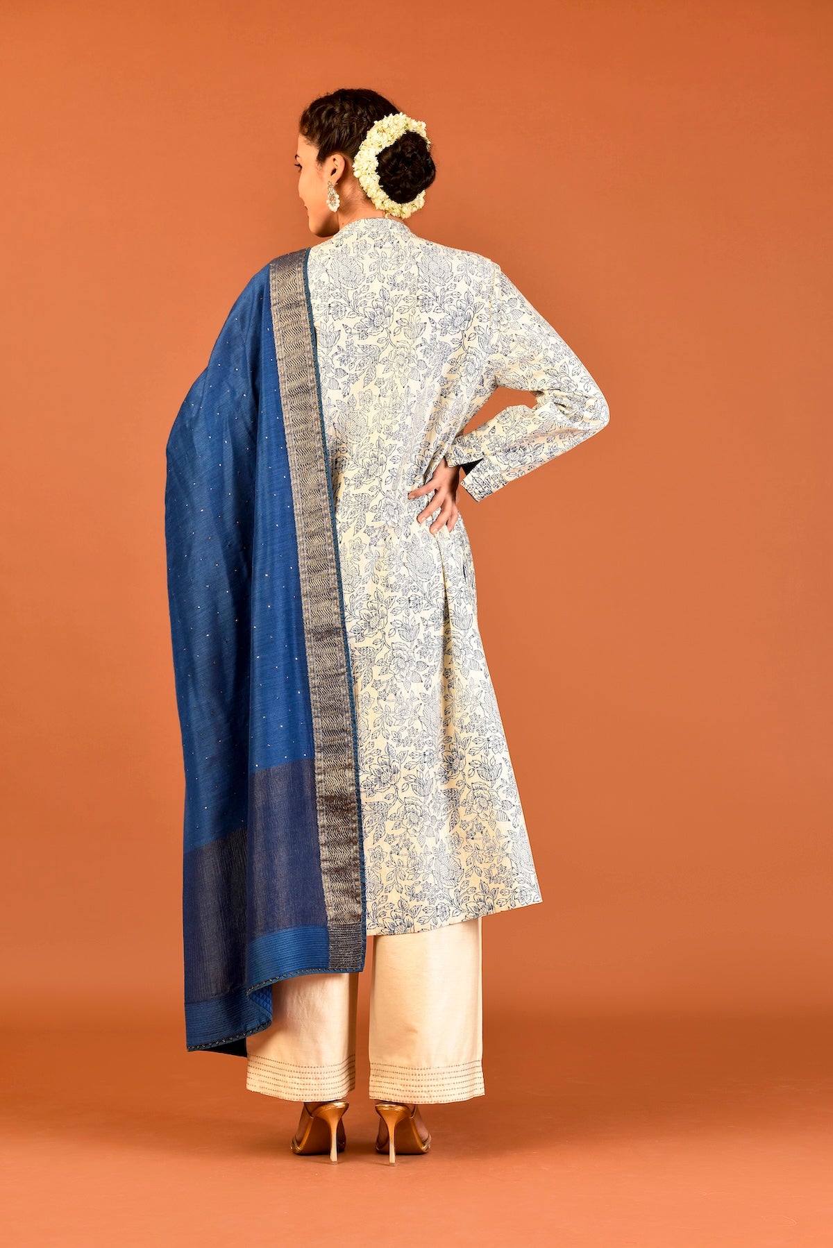 Munga Silk Tunic Self Pintuck With Floral Jaal Foil Print And Dupatta And Trouser (03Pcs/Set) Outfit