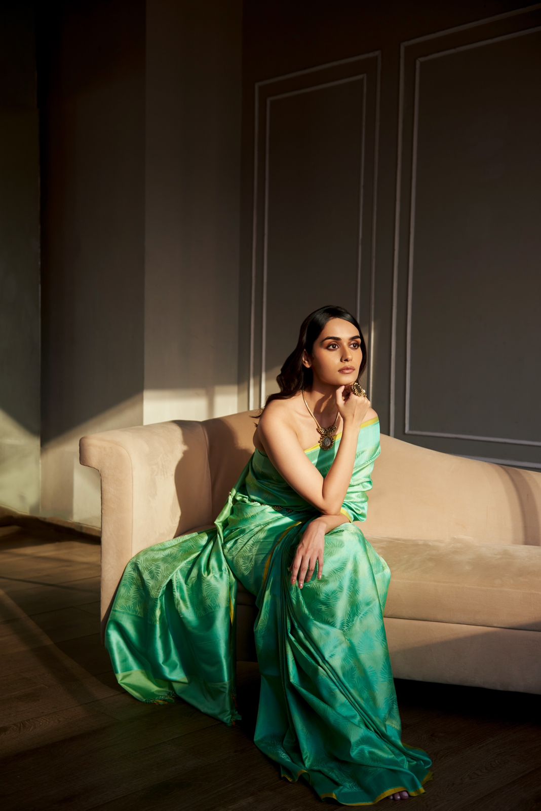 Banarasi Satin Tropical Leaf Jaal Saree